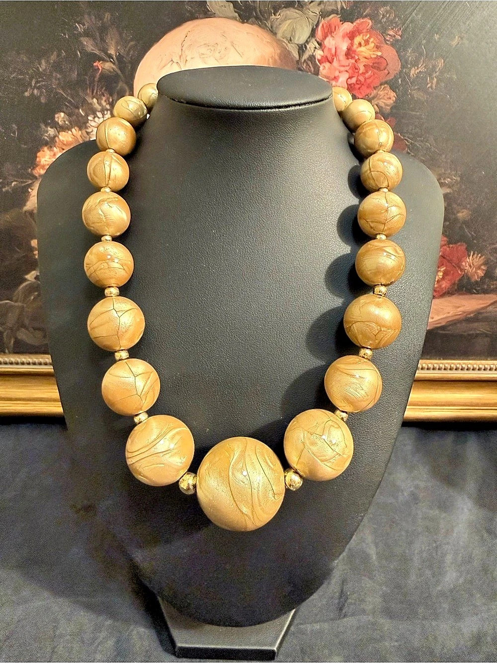 Vintage Gold Toned Graduated Lucite Beaded Statement Necklace 💛💛💛